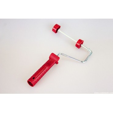 FH010 Roller brush US slip on red handle
